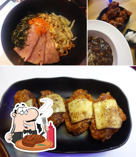 Отведайте блюда из мяса в "Bag Chaeyeong Chicken เดลี่เวอร์รี่ไก่เกาหลีสกลนคร"