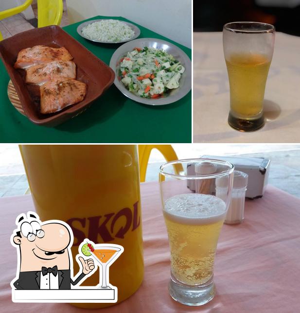 Confira a foto apresentando bebida e comida no Pilao Restaurante