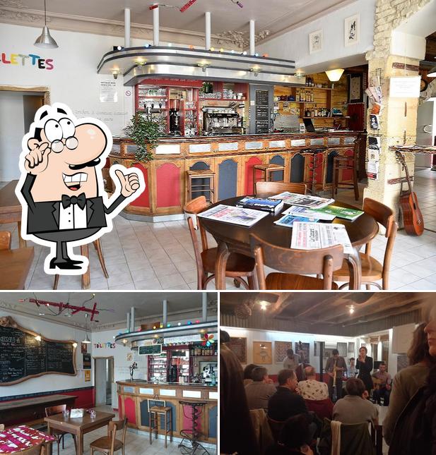 Installez-vous à l'une des tables de Café Cantine