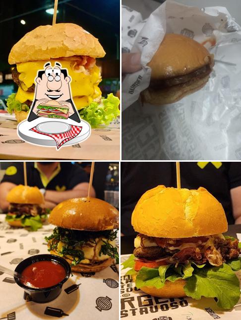 Clube sanduíches em La Brasa Burger