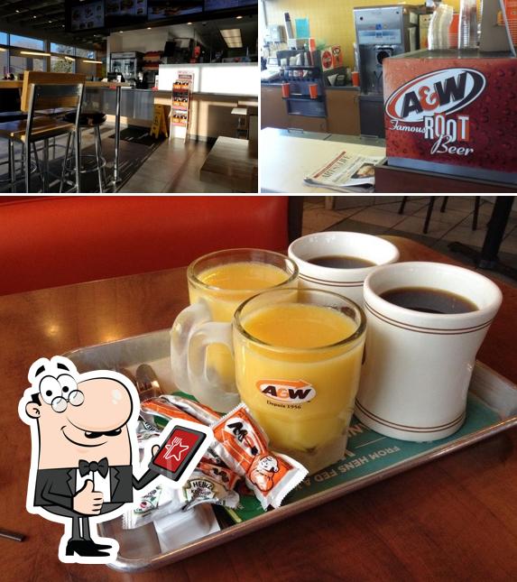 Voici une photo de A&W Canada