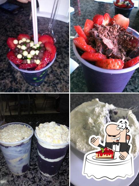 Acai Mania Pinda e Pizza em Casa serve uma escolha de sobremesas