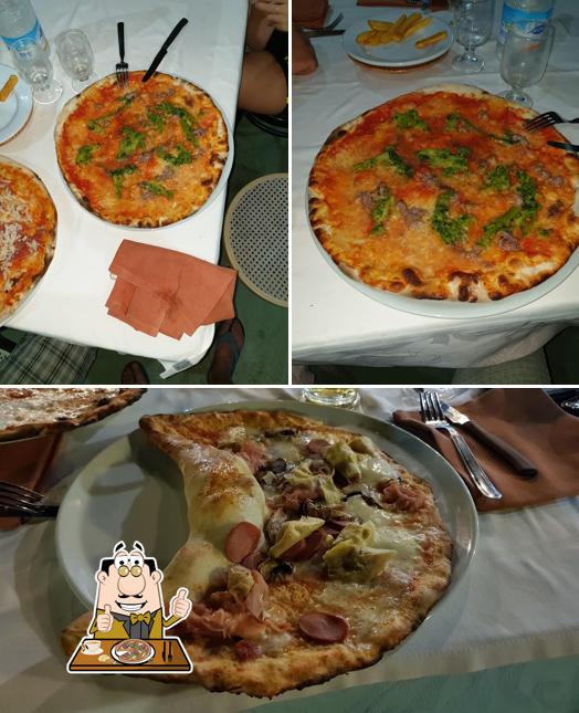 Scegli una pizza a NOVALUNA RISTORANTE PIZZERIA