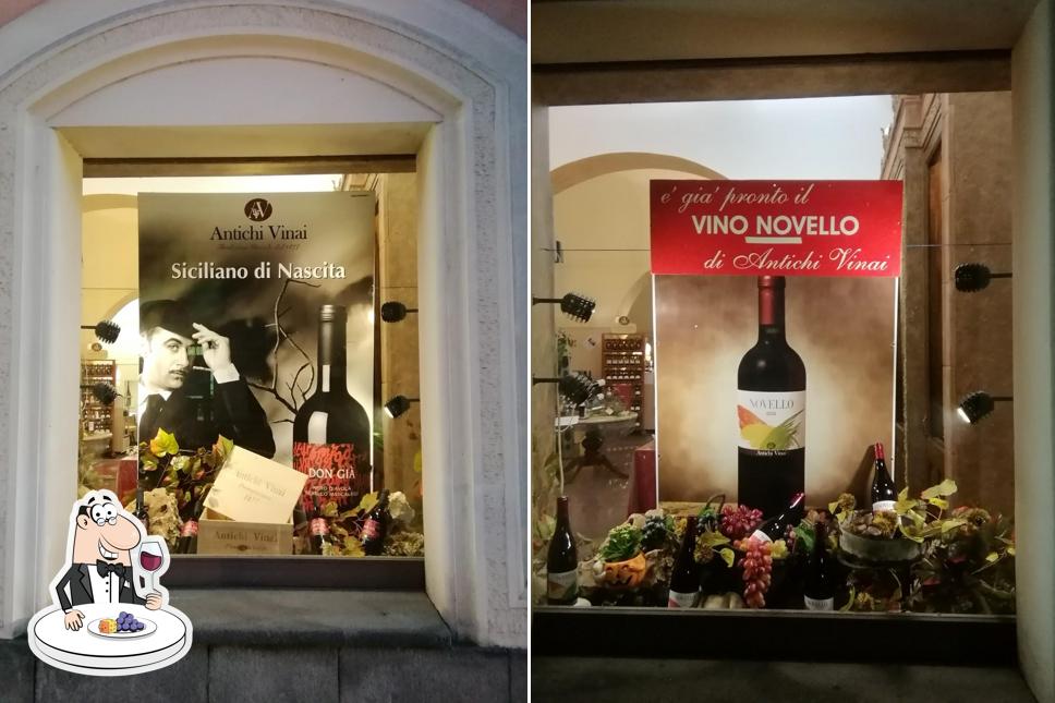 È gradevole godersi un bicchiere di vino a Wine Shop Antichi Vinai 1877