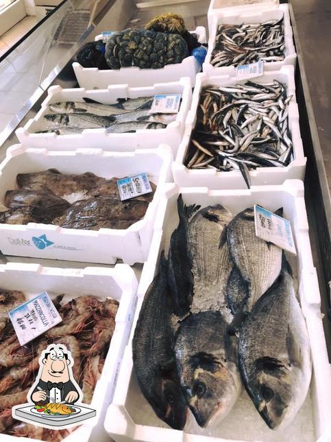 Pescheria Gastronomia l' Acciuga offre un menu per gli amanti del pesce