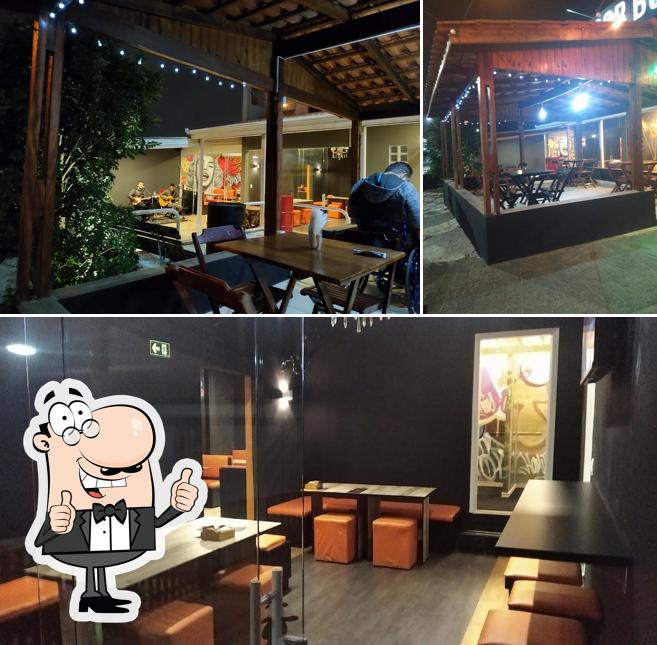 Look at the image of Comendador Burguer Colombo