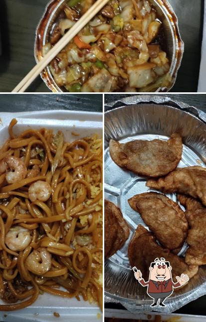 Food at Hot Wok