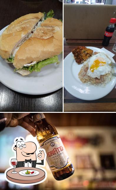 Esta é a imagem apresentando comida e cerveja a Restaurante Pamplona