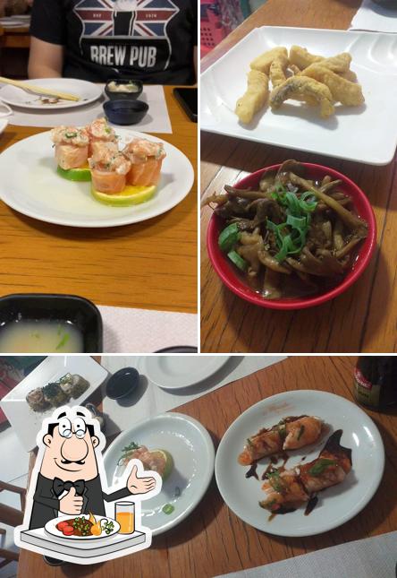 Platos en Tokyo Oriental Food