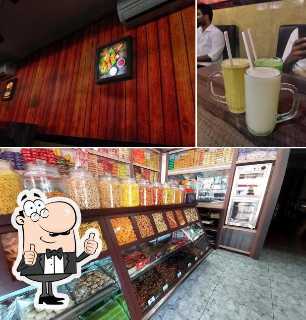 Here's a pic of Famous Bakery