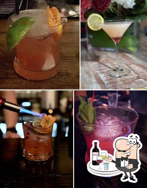 Creation Social House Bar & Mediterranean Restaurant sirve alcohol