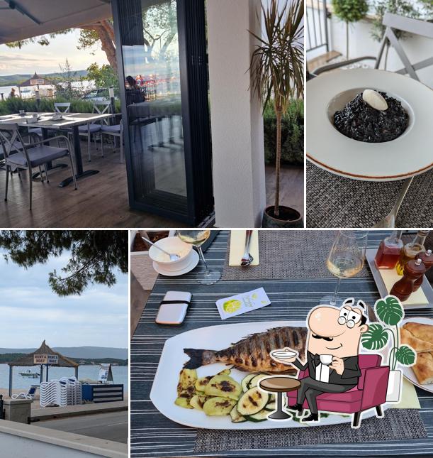 Siediti a un tavolo di Bistro Andrija