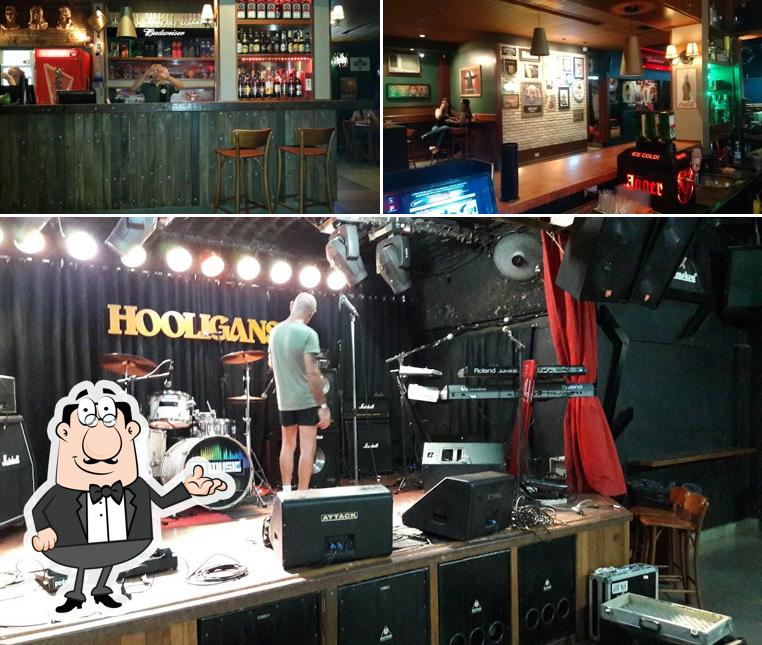 Veja imagens do interior do Hooligans Pub Cascavel