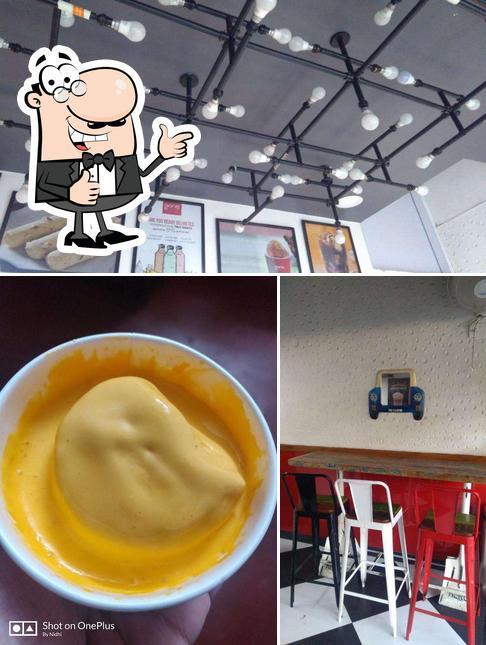 See this image of Gianis - Ice cream, shakes & sundaes