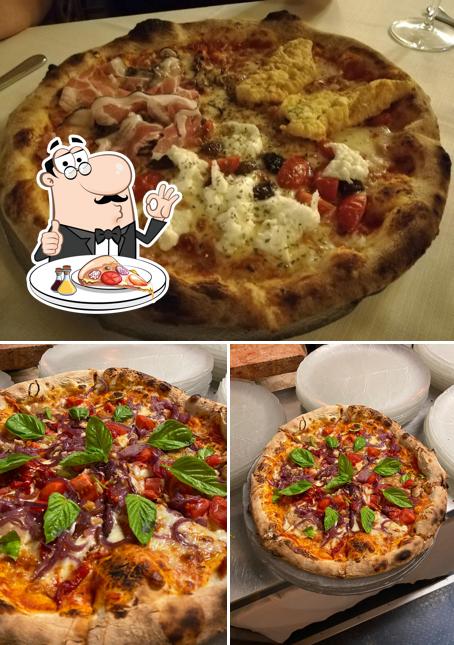 Prenditi una pizza a Pizzeria ristorante Ostaria Nova