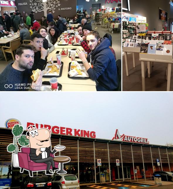 Gli interni di Burger King