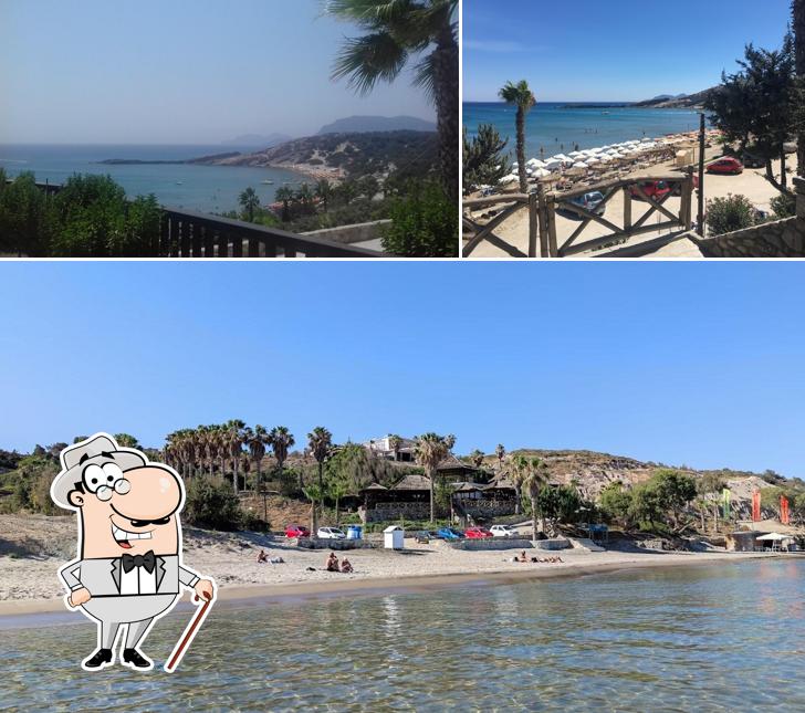 Paradise Beach Bubble Beach Restaurant Coffee Bar, Kampos