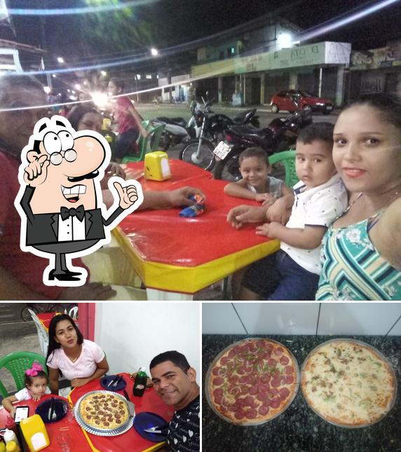 Entre diversos coisas, interior e pizza podem ser encontrados a Dupla Gula Lanchonete e Pizzaria