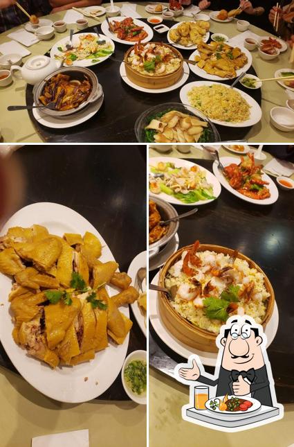 Еда в "The Royal Chinese Restaurant"