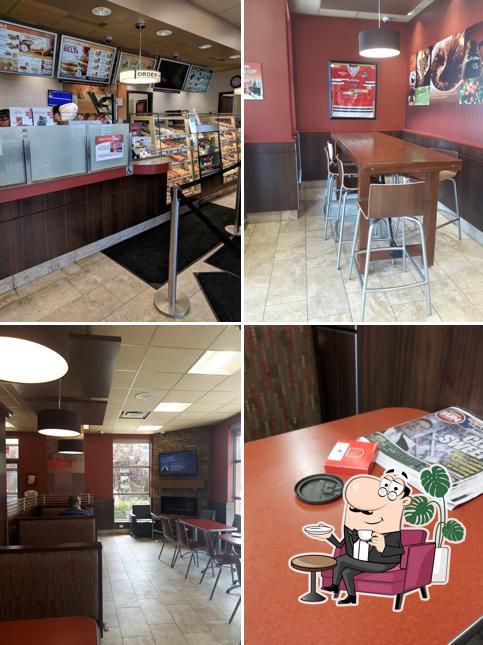 L'intérieur de Tim Hortons