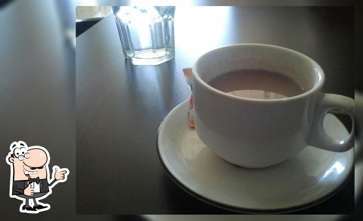 Le Savarin Café Pâtisserie