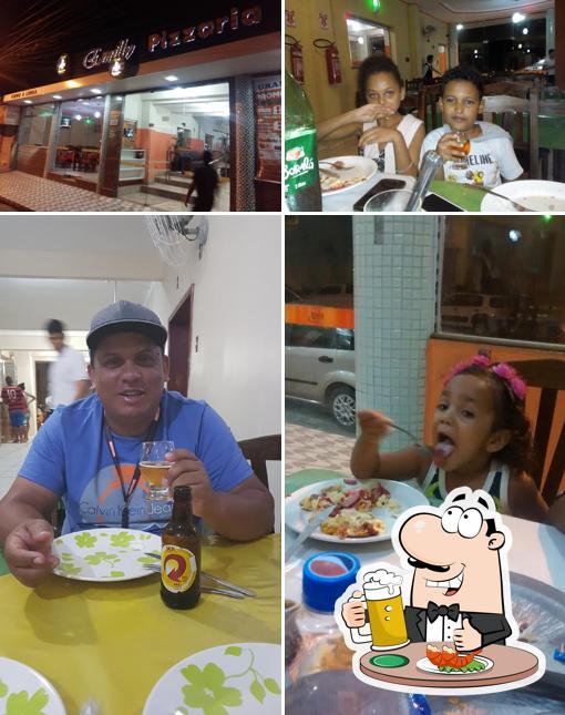 Pizzaria E Churrascaria Nova Emily offerece uma opção de cervejas