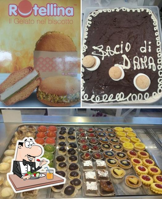 Platti al La Perla caffetteria pasticceria