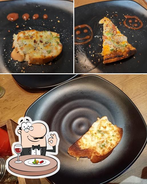 Food at William John's Pizza Superlative