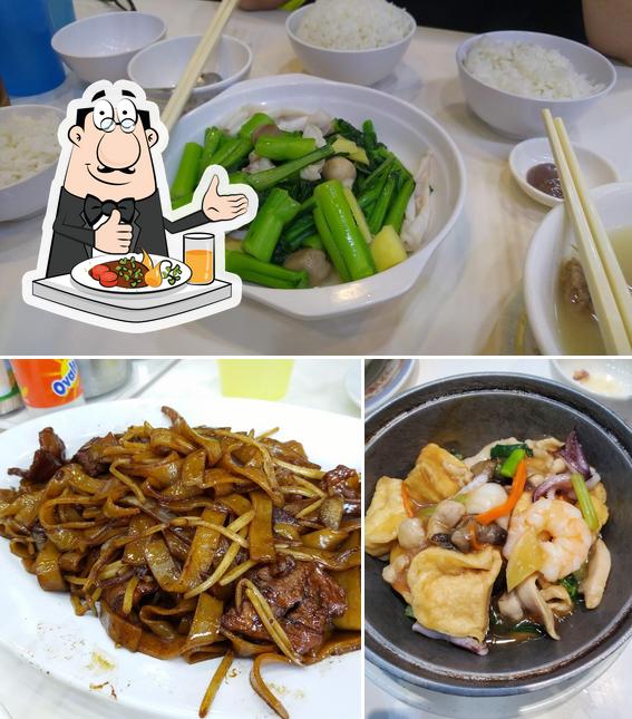 Еда в "Cheung Fat Restaurant"