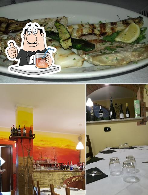 Это фото, где изображены напитки и еда в La Monella