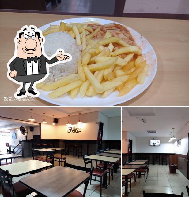 O interior do Ted's Grill