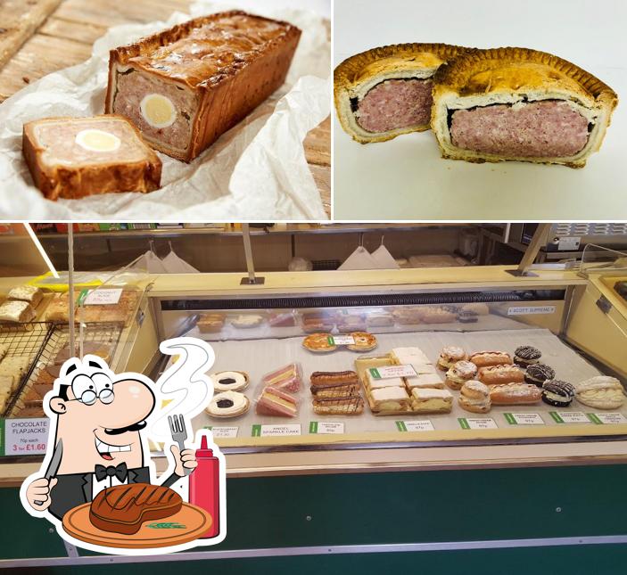 Elige un plato con carne en Fletchers Bakery, Deli & Sandwiches