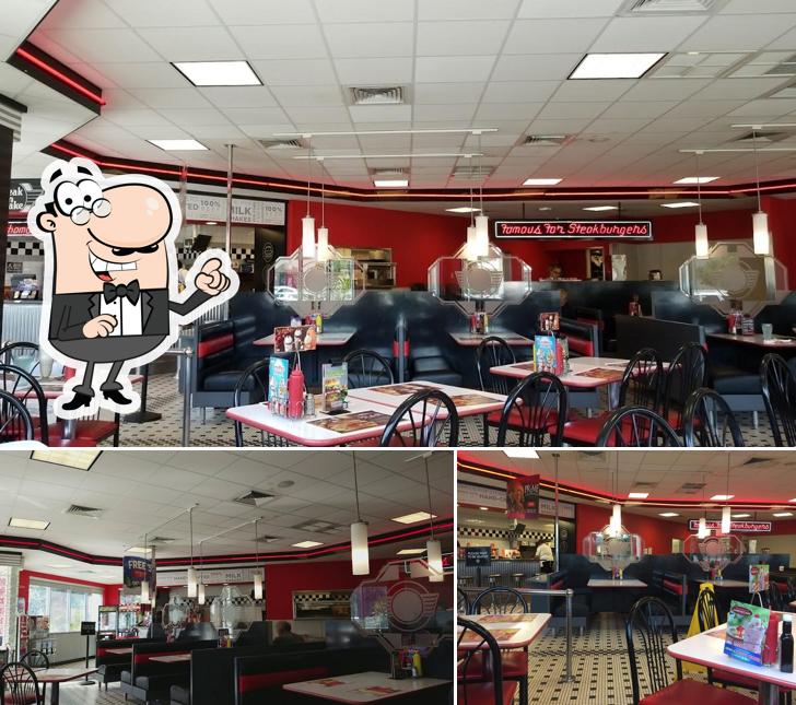 The interior of Steak 'n Shake