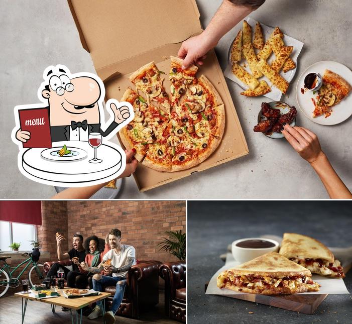 La photo de la nourriture et intérieur concernant Papa Johns Pizza