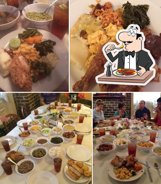 Mrs. Wilkes Dining Room in Savannah Restaurant menu and reviews