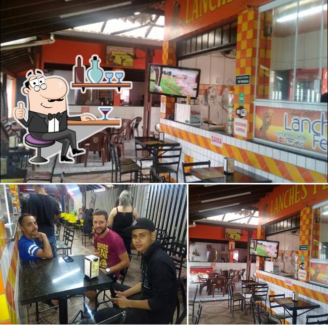 O interior do Lanches Ferreira