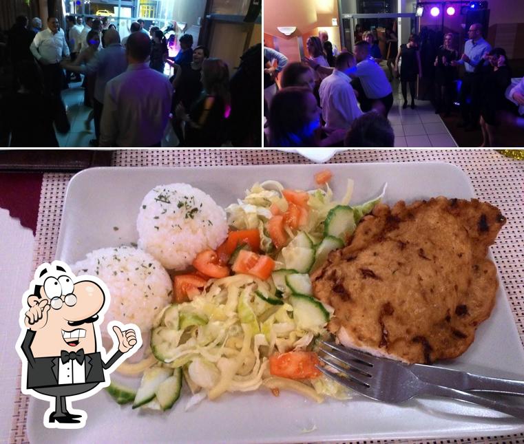 Las fotos de interior y postre en Fiesta Restaurant & Cafe