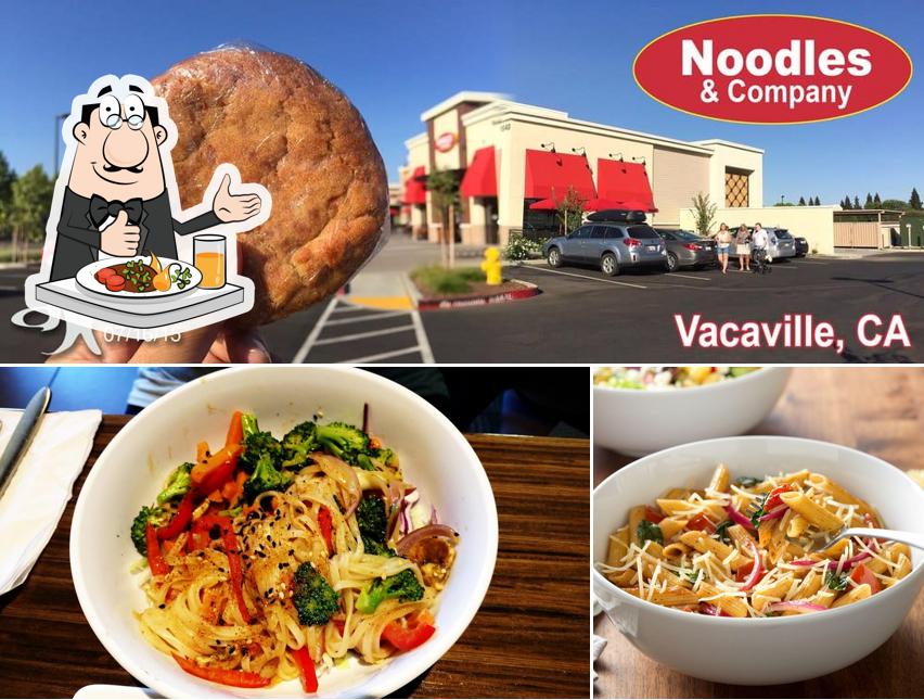Еда в "Noodles and Company"