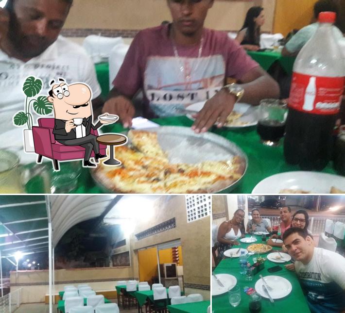 Veja imagens do interior do Pizzaria Nostra Casa