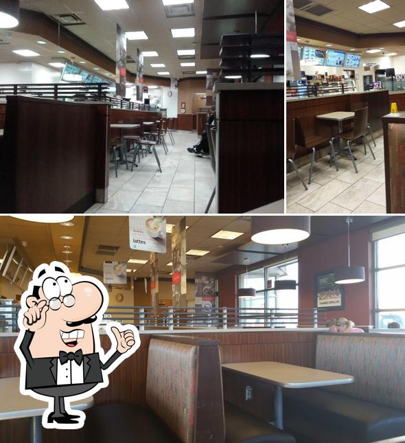 L'intérieur de Tim Hortons