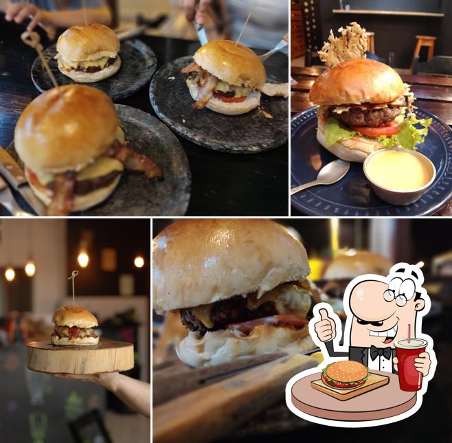 Brasa Beach and Burguer oferece uma infinidade de opções para os amantes dos hambúrgueres