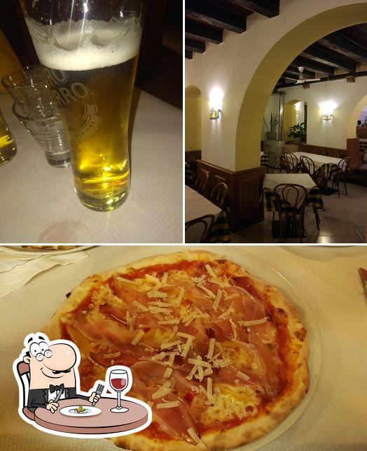 Tra le diverse cose da Pizzeria alla Miniera Eredi De Rosa Catello si possono trovare la cibo e birra