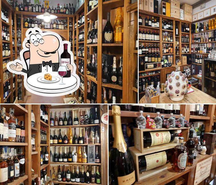 È gradevole prendersi un bicchiere di vino a Enoteca Galleria Del Chianti