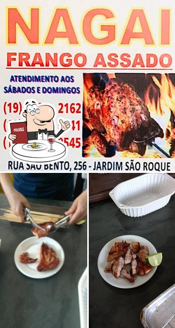 Comida em Nagai Frango Assado