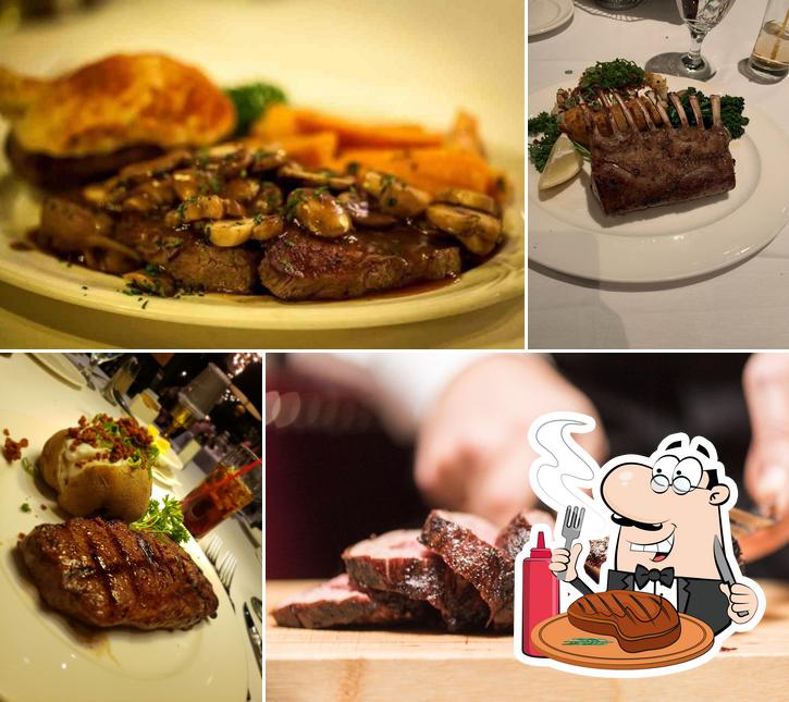 Закажите блюда из мяса в "Caesar's Steak House & SPQR Lounge"