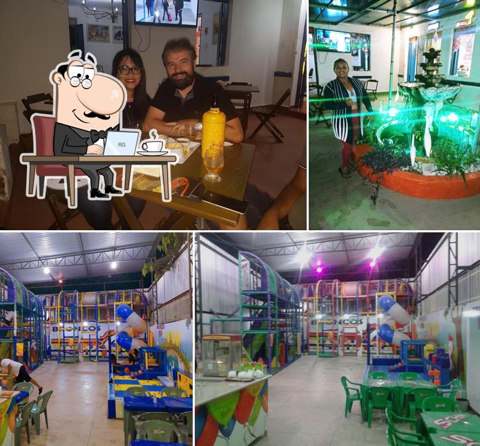 Sente em uma das mesas no Varanda BP