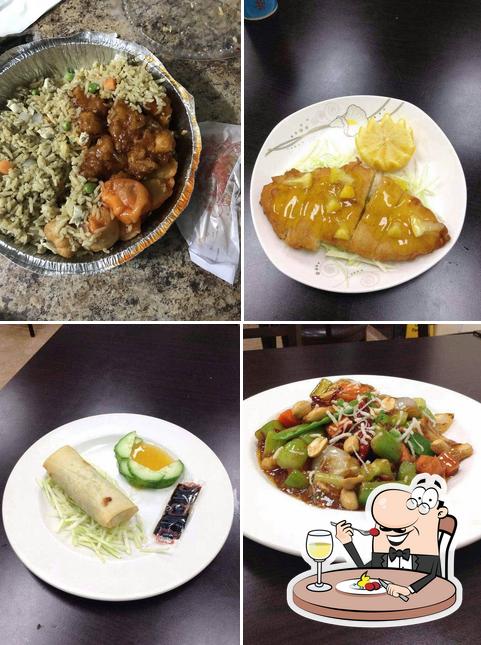 Блюда в "FAMILY WOK CHINESE FOOD"