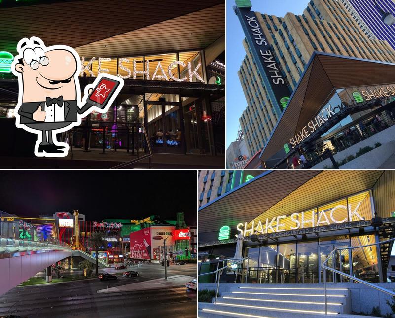 Shake Shack NYNY Hotel (LV BLVD), 3790 Las Vegas Blvd S in Las Vegas