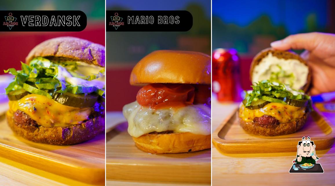 Platos en The Arcade Burger