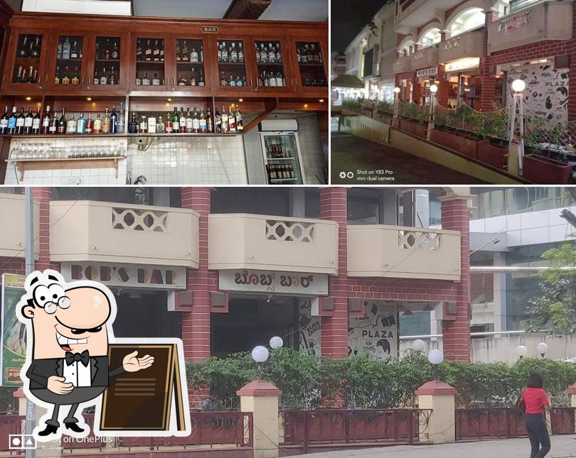 The exterior of Bob's Bar